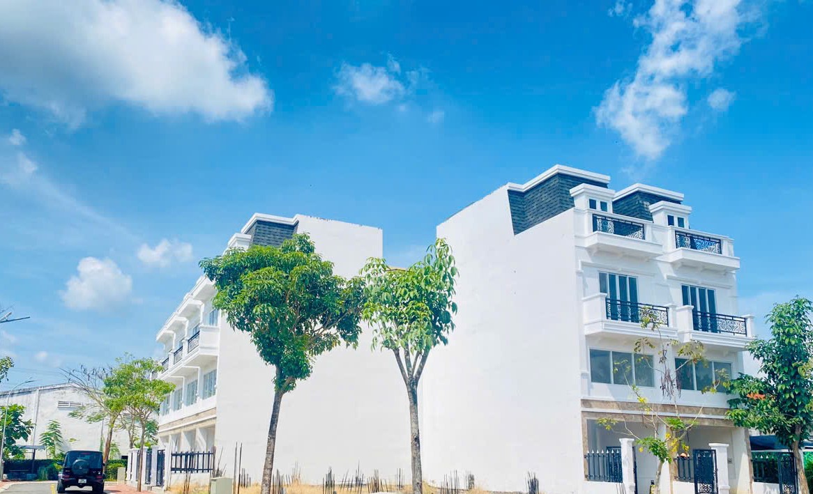 Nhà MT Tân An gần Aeon Mall, 3 tầng, 2 tỷ 6, shr, xây dựng tự do